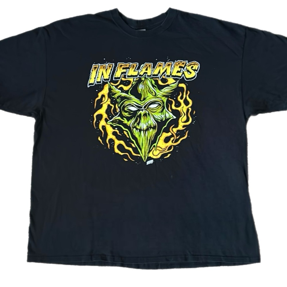 Gildan In Flames Zombie Grunge Goth SkaterTee Shirt